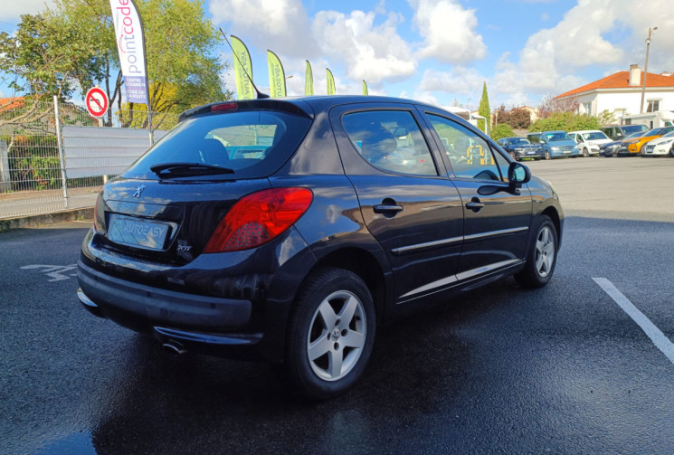 Peugeot 207 1.4 VTi 95 PREMIUM / ENTRETIEN SUIVI / 12 MOIS