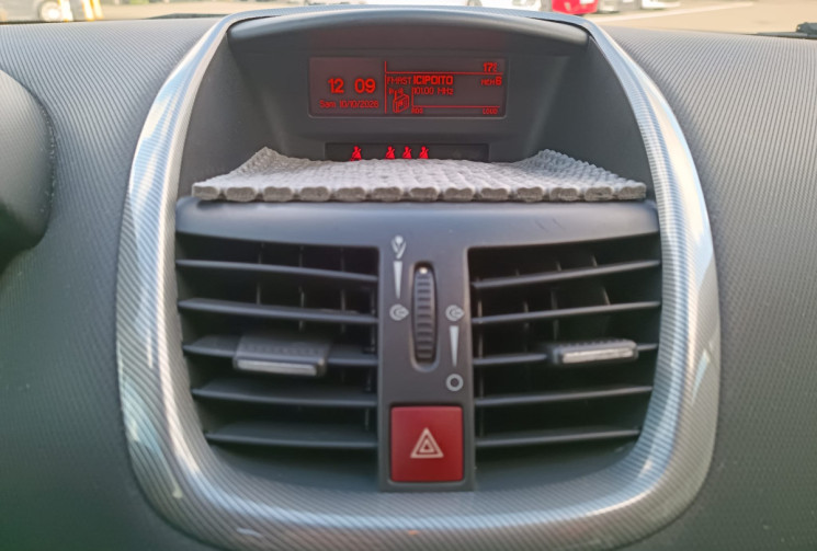 Peugeot 207 1.4 VTi 95 PREMIUM / ENTRETIEN SUIVI / 12 MOIS