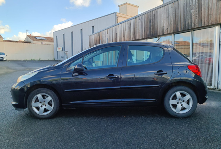 Peugeot 207 1.4 VTi 95 PREMIUM / ENTRETIEN SUIVI / 12 MOIS