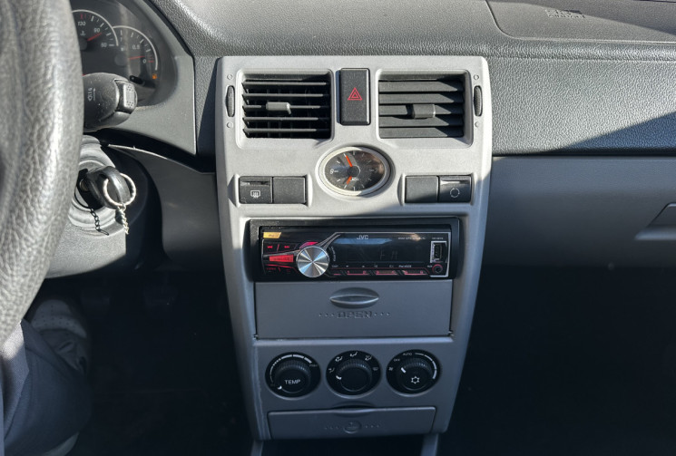 Lada Priora 1.6 98cv