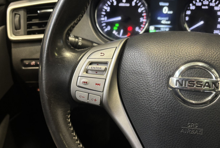 Nissan Qashqai 1.2 DIG-T 115cv  Xtronic TEKNA 2017 / TOIT PANO / SIÈGES AV CHAUFFANT / CAMÉRA RECUL