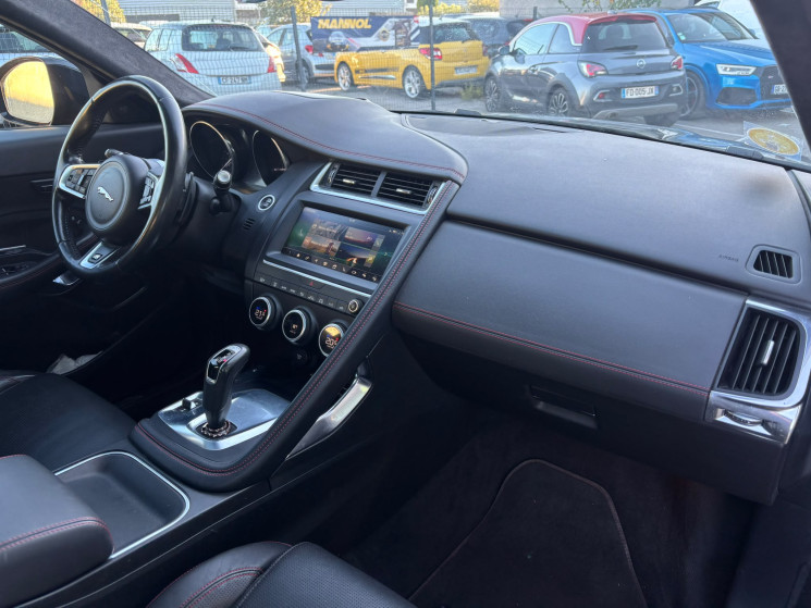 Jaguar E-Pace Jaguar E-Pace 2.0 D150 R-Dynamic SE AWD  Français / Stock / Entretien à jour / CarPlay