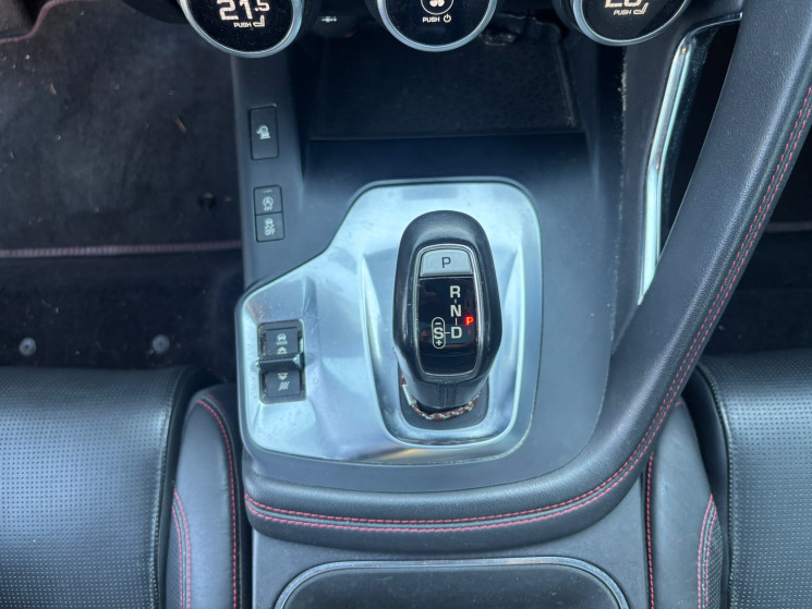 Jaguar E-Pace Jaguar E-Pace 2.0 D150 R-Dynamic SE AWD  Français / Stock / Entretien à jour / CarPlay
