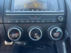 Jaguar E-Pace Jaguar E-Pace 2.0 D150 R-Dynamic SE AWD  Français / Stock / Entretien à jour / CarPlay
