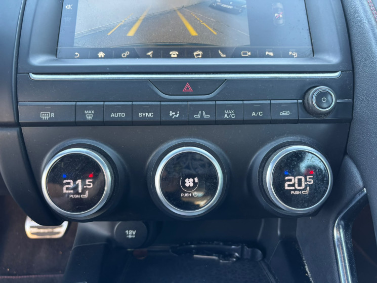 Jaguar E-Pace Jaguar E-Pace 2.0 D150 R-Dynamic SE AWD  Français / Stock / Entretien à jour / CarPlay