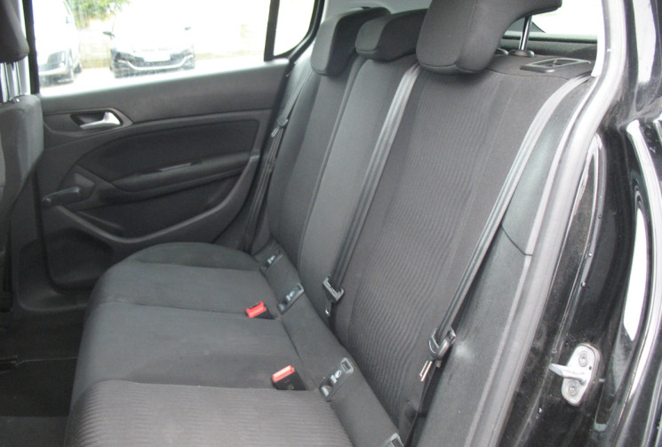 Peugeot 308 1.5 HDI 100 ACCESS 5 PORTES COURROIES ET CHAINE REMPLACEES