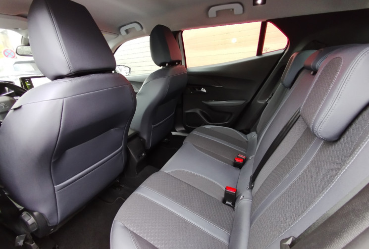Peugeot 2008 1.5 BlueHDi 130 Allure Business S&S EAT8  / Entretien Peugeot