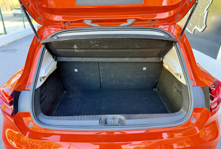 Renault CLIO V INTENS 1.3 TCe 130 EDC7 / Grand ecran / Carplay / Camera / Entretien à jour