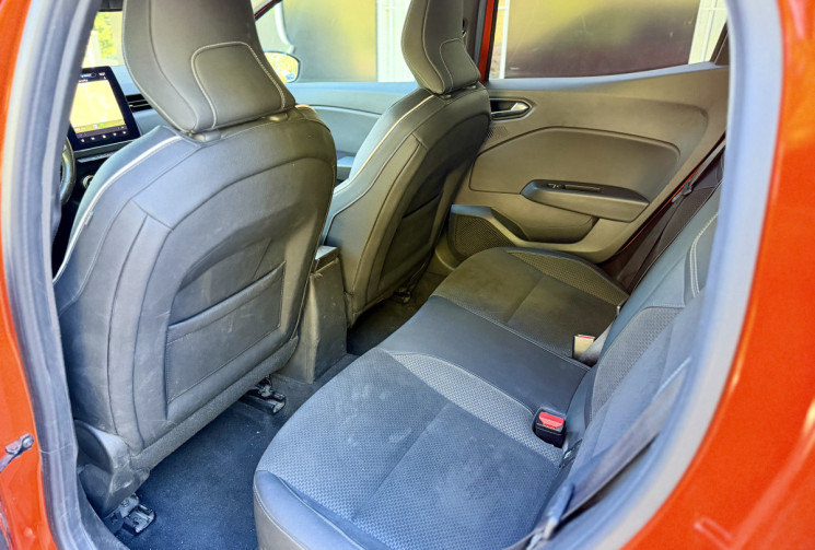 Renault CLIO V INTENS 1.3 TCe 130 EDC7 / Grand ecran / Carplay / Camera / Entretien à jour
