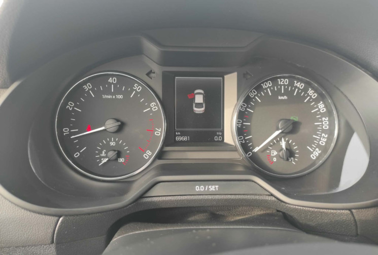 Skoda Octavia 1.4 TSI 140 CH ELEGANCE DSG 1ERE MAIN 70000 KMS !!!