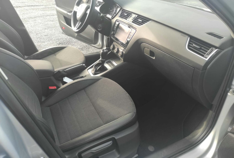 Skoda Octavia 1.4 TSI 140 CH ELEGANCE DSG 1ERE MAIN 70000 KMS !!!