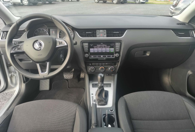 Skoda Octavia 1.4 TSI 140 CH ELEGANCE DSG 1ERE MAIN 70000 KMS !!!