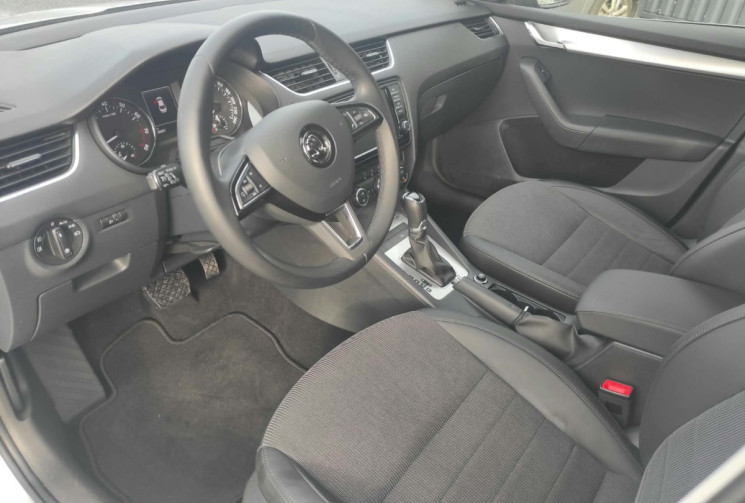 Skoda Octavia 1.4 TSI 140 CH ELEGANCE DSG 1ERE MAIN 70000 KMS !!!