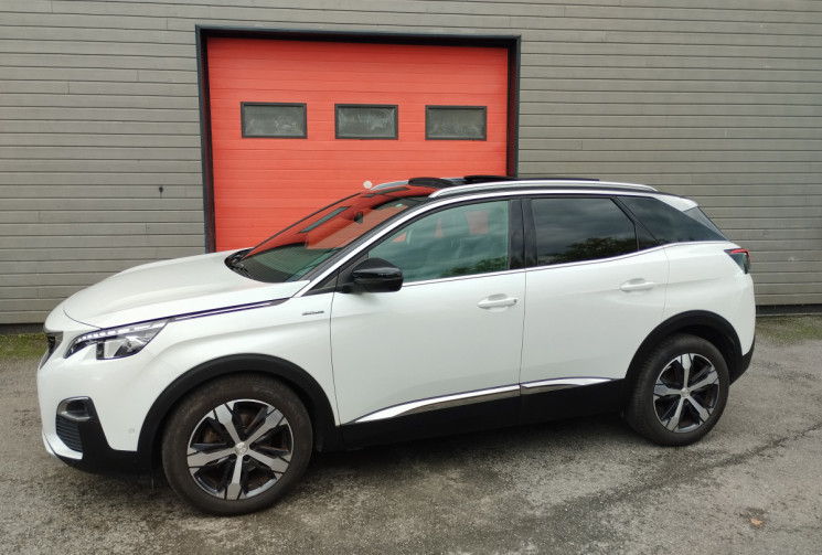 Peugeot 3008 1.6 THP 165 GT Line S&S EAT6 / Toit ouvrant / Cuir / système audio Focal /Grip Control
