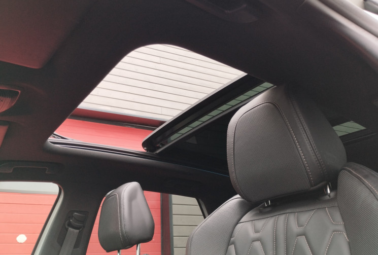 Peugeot 3008 1.6 THP 165 GT Line S&S EAT6 / Toit ouvrant / Cuir / système audio Focal /Grip Control