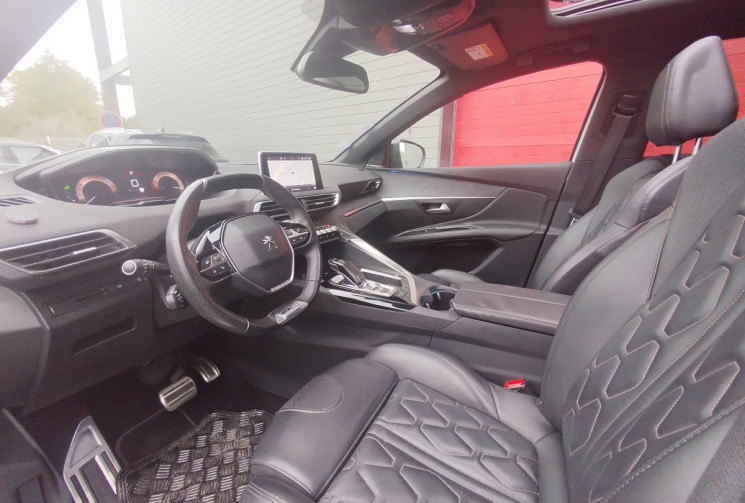 Peugeot 3008 1.6 THP 165 GT Line S&S EAT6 / Toit ouvrant / Cuir / système audio Focal /Grip Control