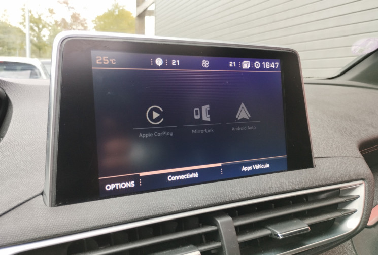 Peugeot 3008 1.6 THP 165 GT Line S&S EAT6 / Toit ouvrant / Cuir / système audio Focal /Grip Control
