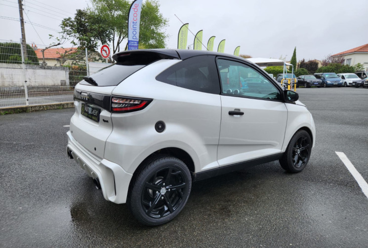 Aixam S10 SPORT / 1ERE MAIN / FAIBLE KILOMETRAGE / ÉTAT NEUF / CARPLAY / GARANTIE CONSTRUCTEUR