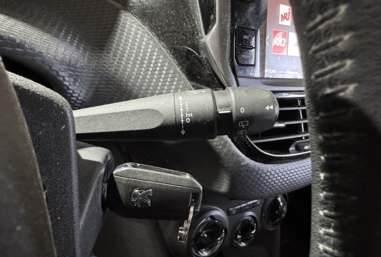 Peugeot 2008 GARANTIE 1 AN 1.2 VTi 82 cv STYLE 