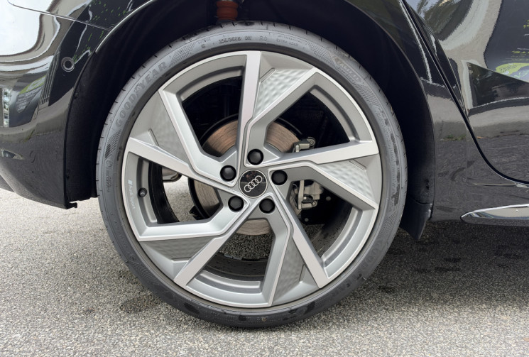 Audi A3 SPORTBACK S-Line 35 TDi 150 S-Tronic / NEUVE / Toit ouvrant / Sonos / 360° / Garantie 09/28