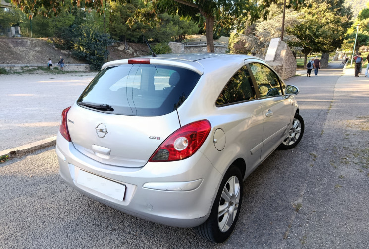 Opel Corsa 1.3 CDTI 90 CH - Clim auto - Regulateur - Suivi à jour
