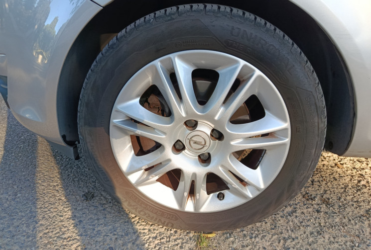 Opel Corsa 1.3 CDTI 90 CH - Clim auto - Regulateur - Suivi à jour