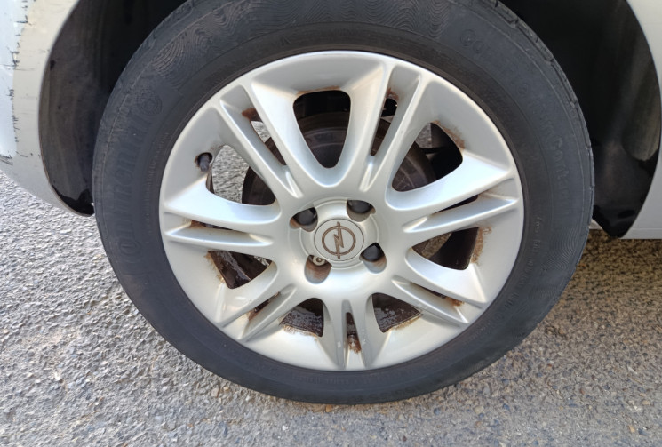 Opel Corsa 1.3 CDTI 90 CH - Clim auto - Regulateur - Suivi à jour