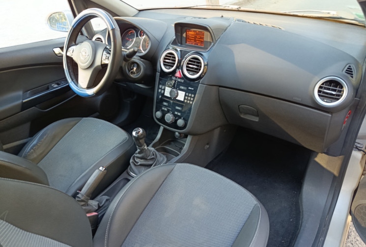 Opel Corsa 1.3 CDTI 90 CH - Clim auto - Regulateur - Suivi à jour