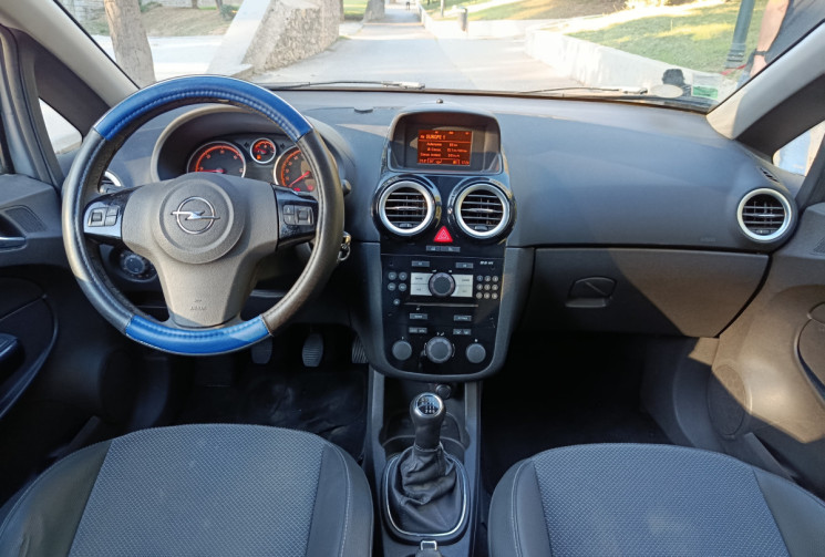 Opel Corsa 1.3 CDTI 90 CH - Clim auto - Regulateur - Suivi à jour