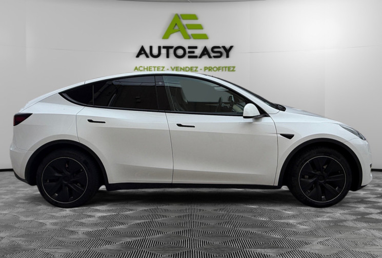 Tesla Model Y STANDARD RANGE / 299 CH / SOH 90.5%