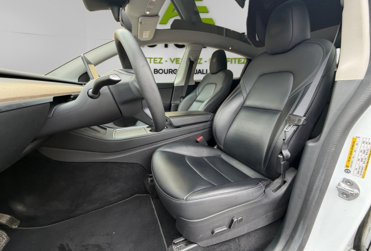 Tesla Model Y STANDARD RANGE / 299 CH / SOH 90.5%