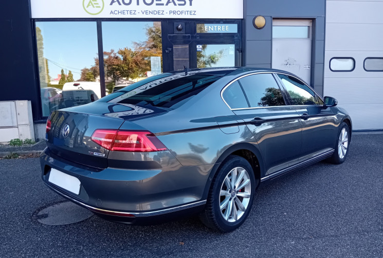 Volkswagen Passat 1.6 TDI Carat 120 ch BlueMotion Technology DSG7