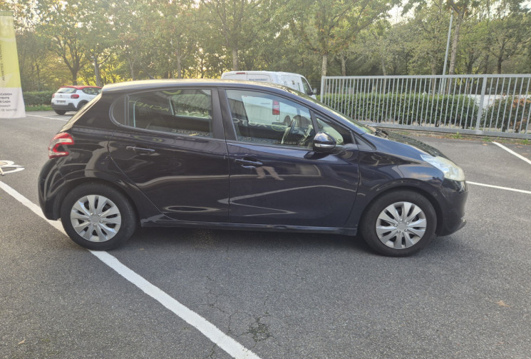 Peugeot 208 1.4 hdi Envy