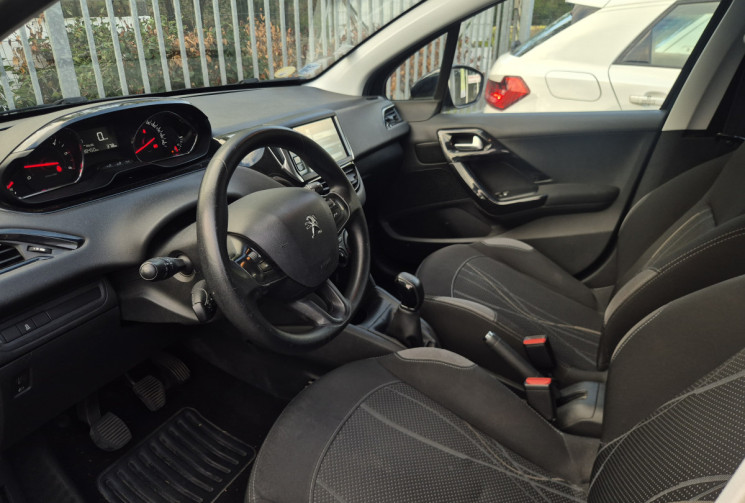 Peugeot 208 1.4 hdi Envy