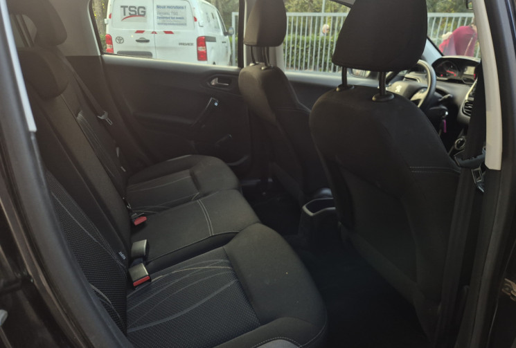 Peugeot 208 1.4 hdi Envy