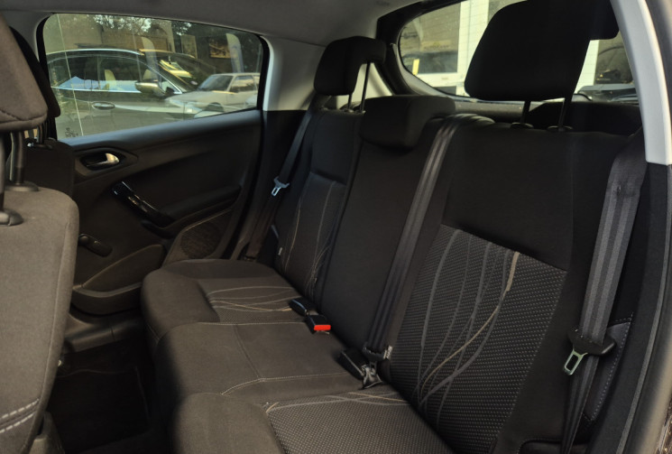 Peugeot 208 1.4 hdi Envy