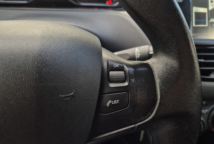 Peugeot 208 1.4 hdi Envy