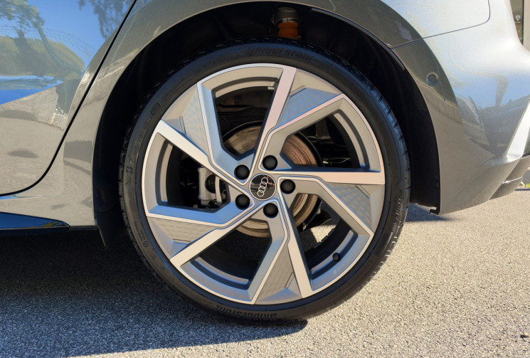 Audi A3 SPORTBACK S-Line 35 TDi 150 S-Tronic / NEUVE / Toit ouvrant / Sonos / 360° / Garantie 09/28