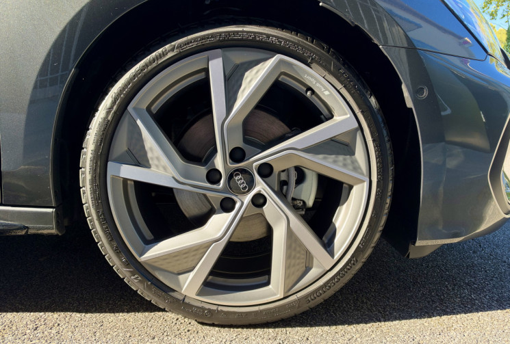 Audi A3 SPORTBACK S-Line 35 TDi 150 S-Tronic / NEUVE / Toit ouvrant / Sonos / 360° / Garantie 09/28