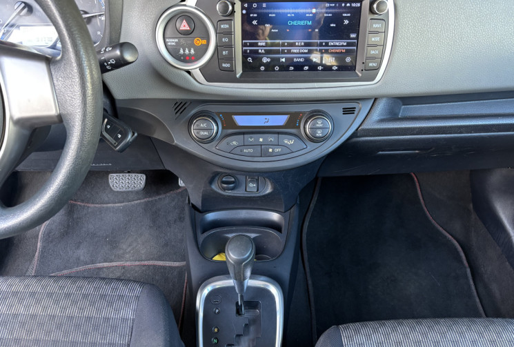 Toyota Yaris 1.5 HSD 100 DYNAMIC ( BOITE AUTO)