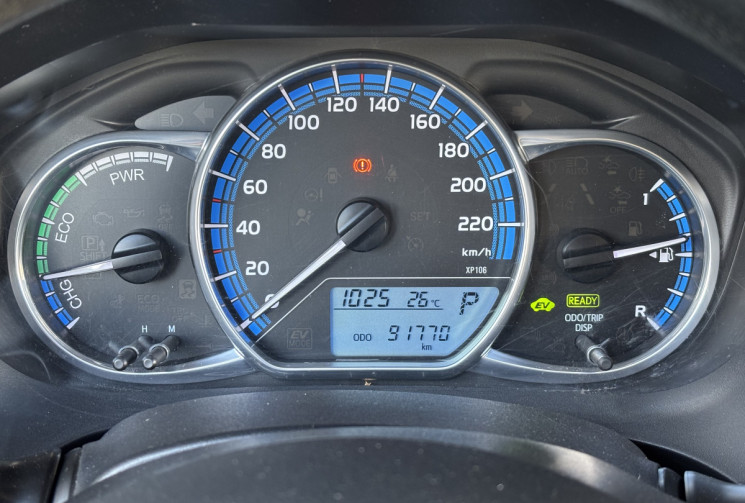 Toyota Yaris 1.5 HSD 100 DYNAMIC ( BOITE AUTO)