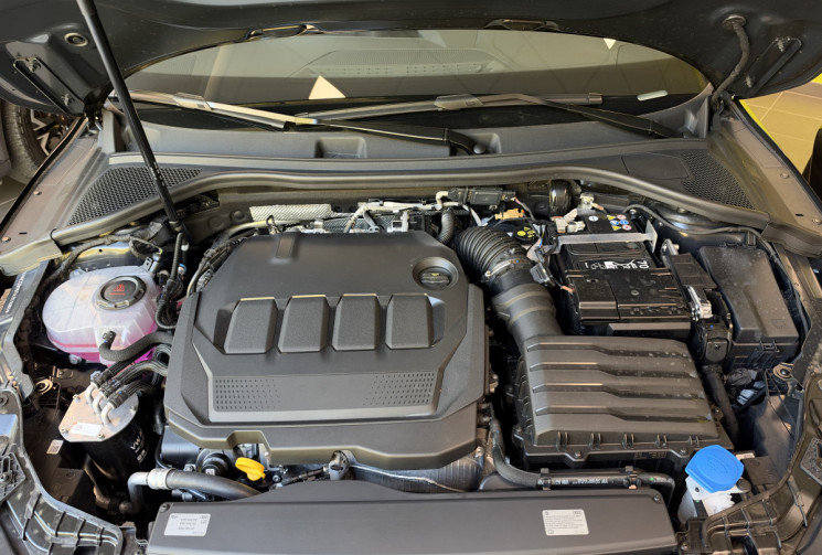 Audi A3 SPORTBACK S-Line 35 TDi 150 S-Tronic / NEUVE / Toit ouvrant / Sonos / 360° / Garantie 09/28