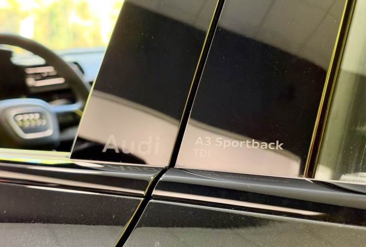 Audi A3 SPORTBACK S-Line 35 TDi 150 S-Tronic / NEUVE / Toit ouvrant / Sonos / 360° / Garantie 09/28