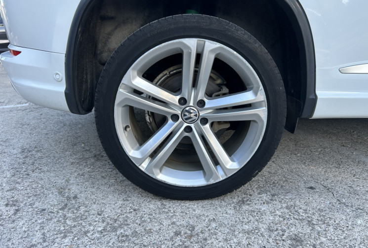Volkswagen Tiguan 2.0 TDI 177 CV DSG 7 4MOTION  R-LINE  / 4 PNEUS NEUFS 