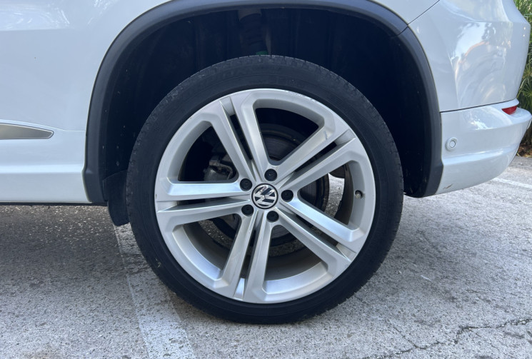 Volkswagen Tiguan 2.0 TDI 177 CV DSG 7 4MOTION  R-LINE  / 4 PNEUS NEUFS 