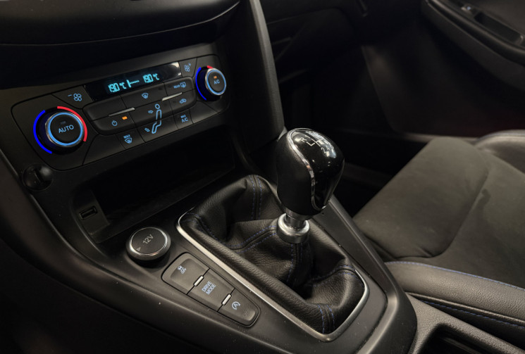 Ford Focus Phase 2 RS 2.3 Ti-VCT 350 / SUIVI ENTRETIEN FORD / PREMIERE MAIN FRANCAISE / BACQUET 