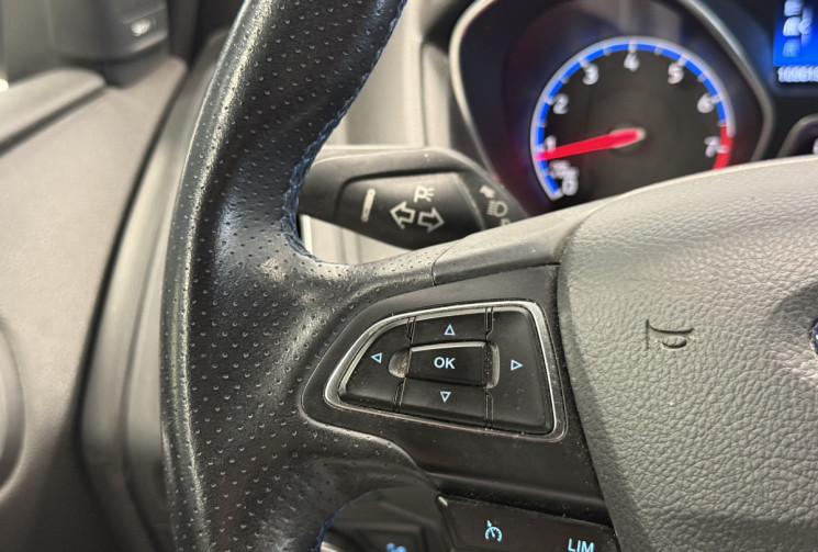 Ford Focus Phase 2 RS 2.3 Ti-VCT 350 ch • BLEU NITROUS • BAQUETS • SONY • PREMIERE MAIN