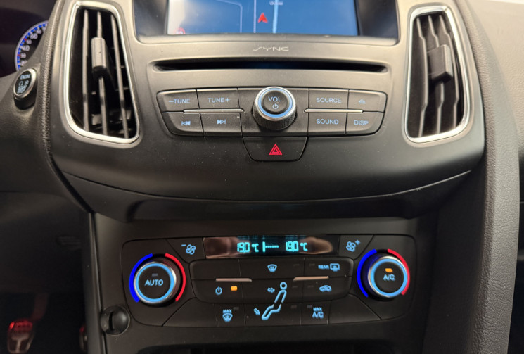 Ford Focus Phase 2 RS 2.3 Ti-VCT 350 ch • BLEU NITROUS • BAQUETS • SONY • PREMIERE MAIN