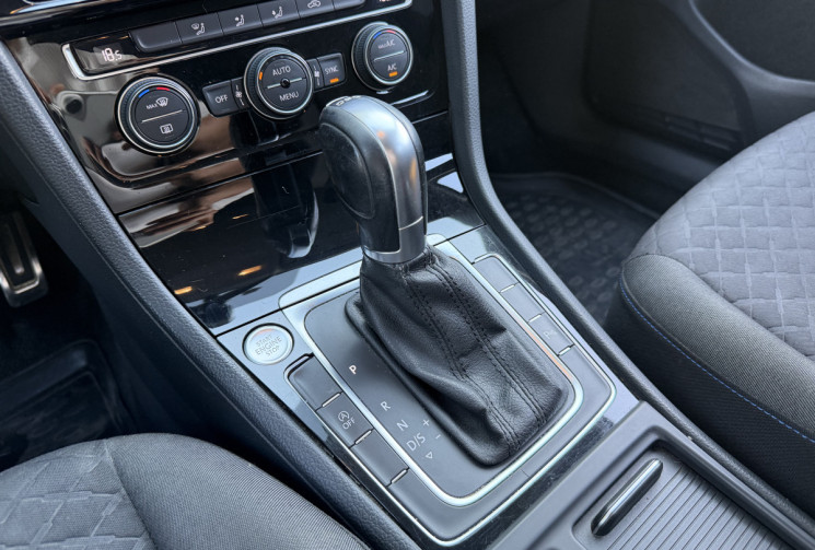 Volkswagen Golf 1.0 TSI 115 Connect DSG7 / Distribution OK / Carplay / Cockpit / Caméra / Keyless