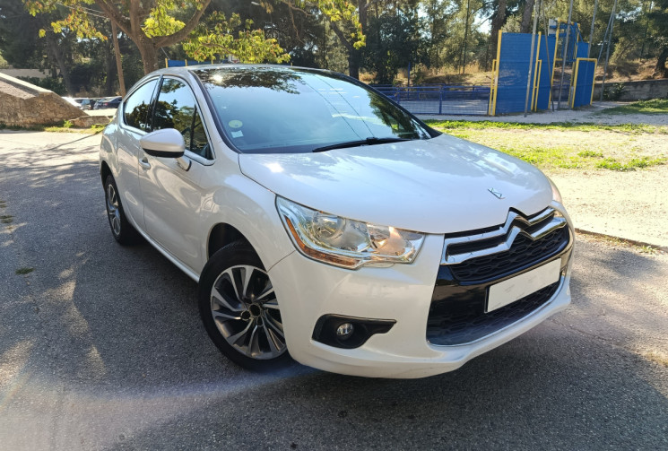 Citroën DS4 1.6 HDI 115 CH - SO CHIC - Distrib faite - Clim Auto - Radars - Bluetooth